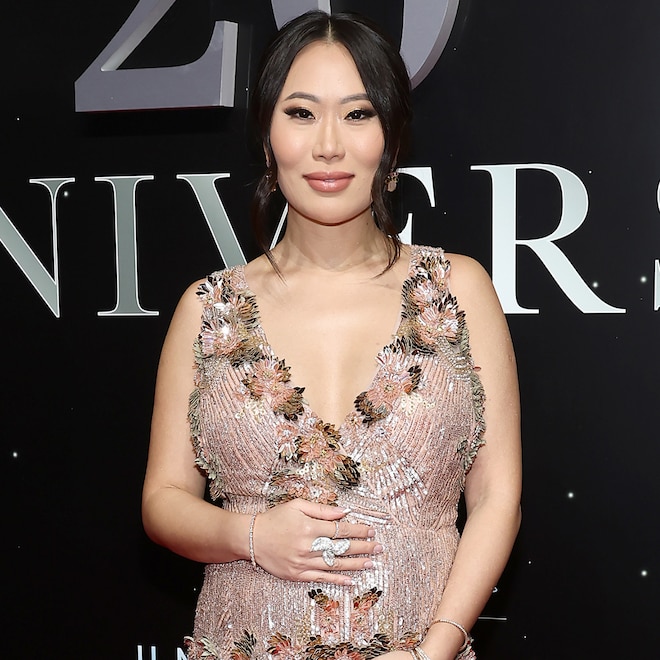 <div>Bling Empire's Kelly Mi Li Reveals Sex of First Baby</div>